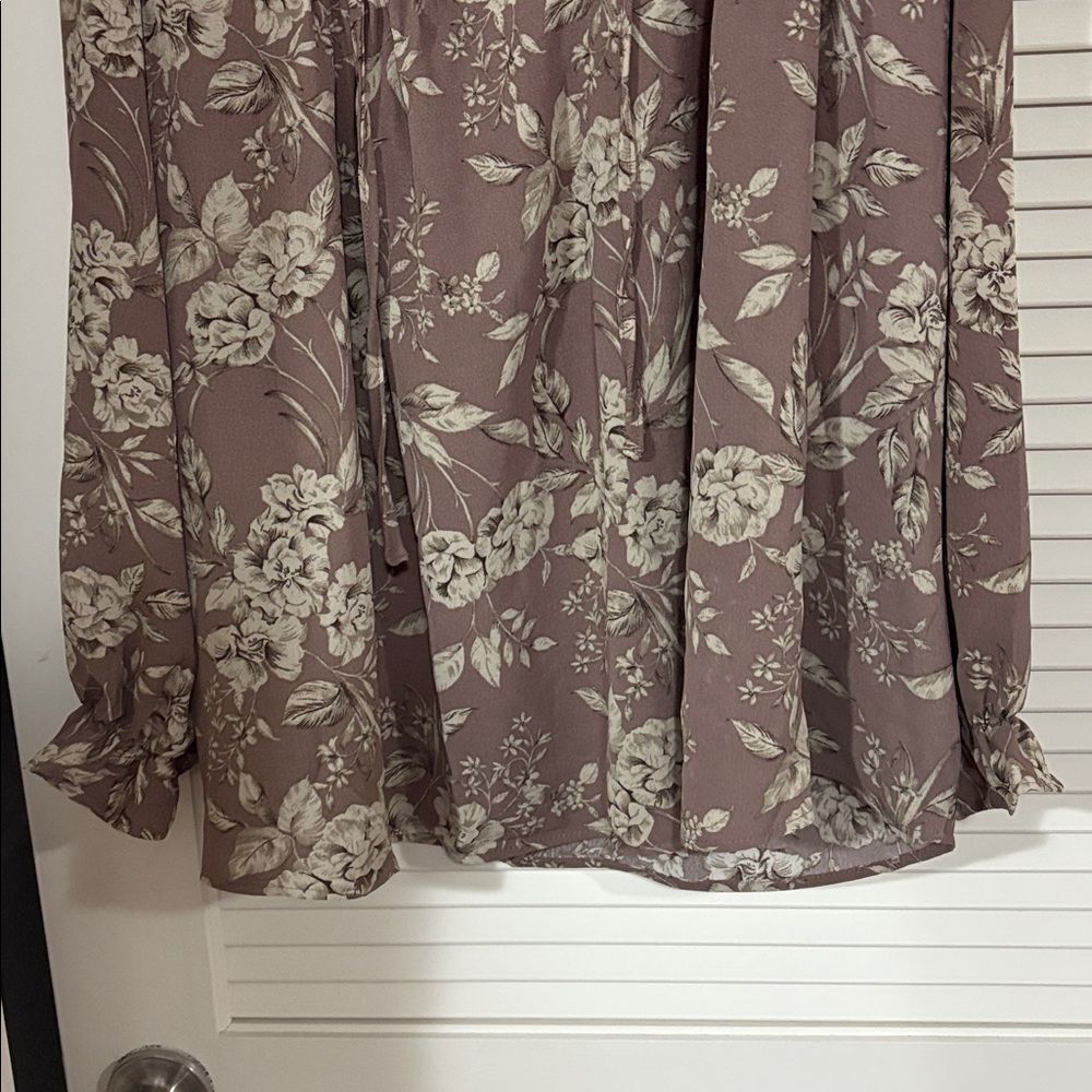 Torrid Flowy Floral Peasant Top with Tie detail - Picture 3 of 6